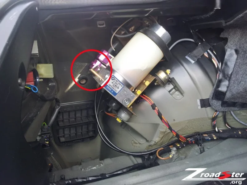 BMW Z3 Electric Hood Emergency Release Key
