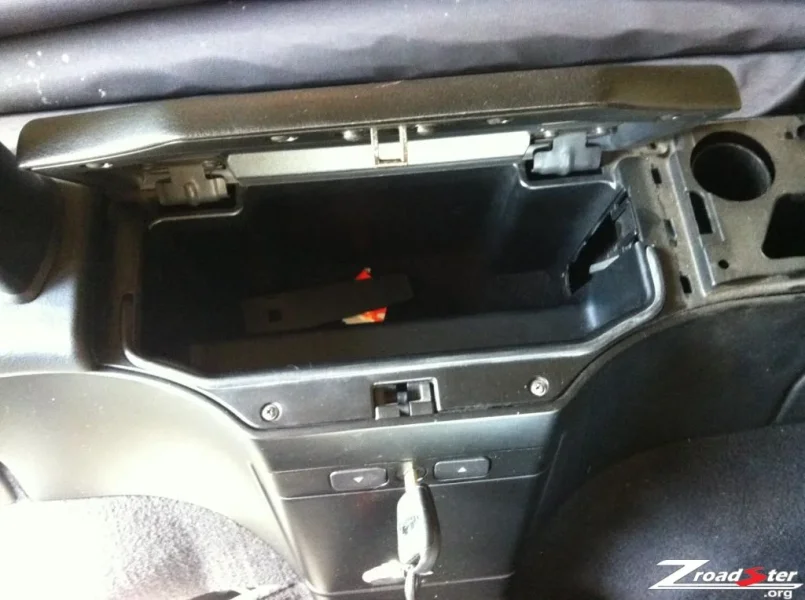 bmw-z3-roll-hoop-removal-04.webp