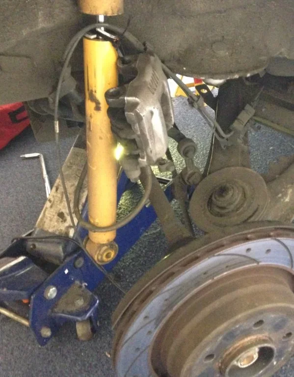 Caliper,sping,shock.webp