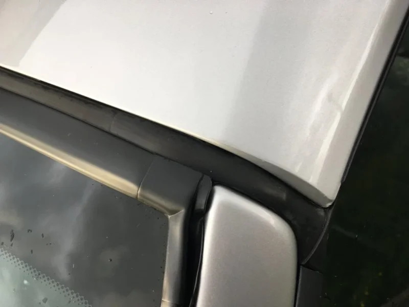 Hardtop passenger side front edge.webp