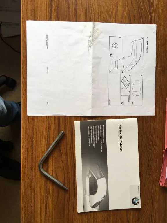 Hardtop manual, tool and extra BMW fitting instructions.webp