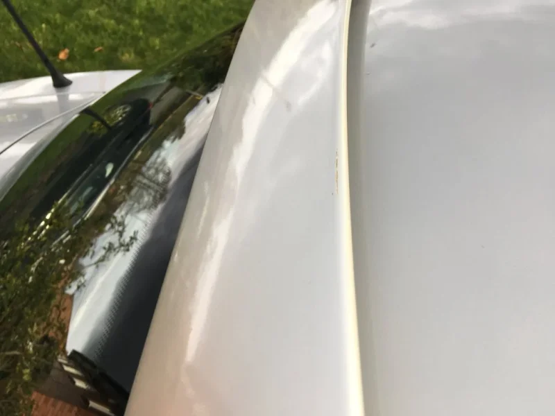 Hardtop spoiler middle mark.webp