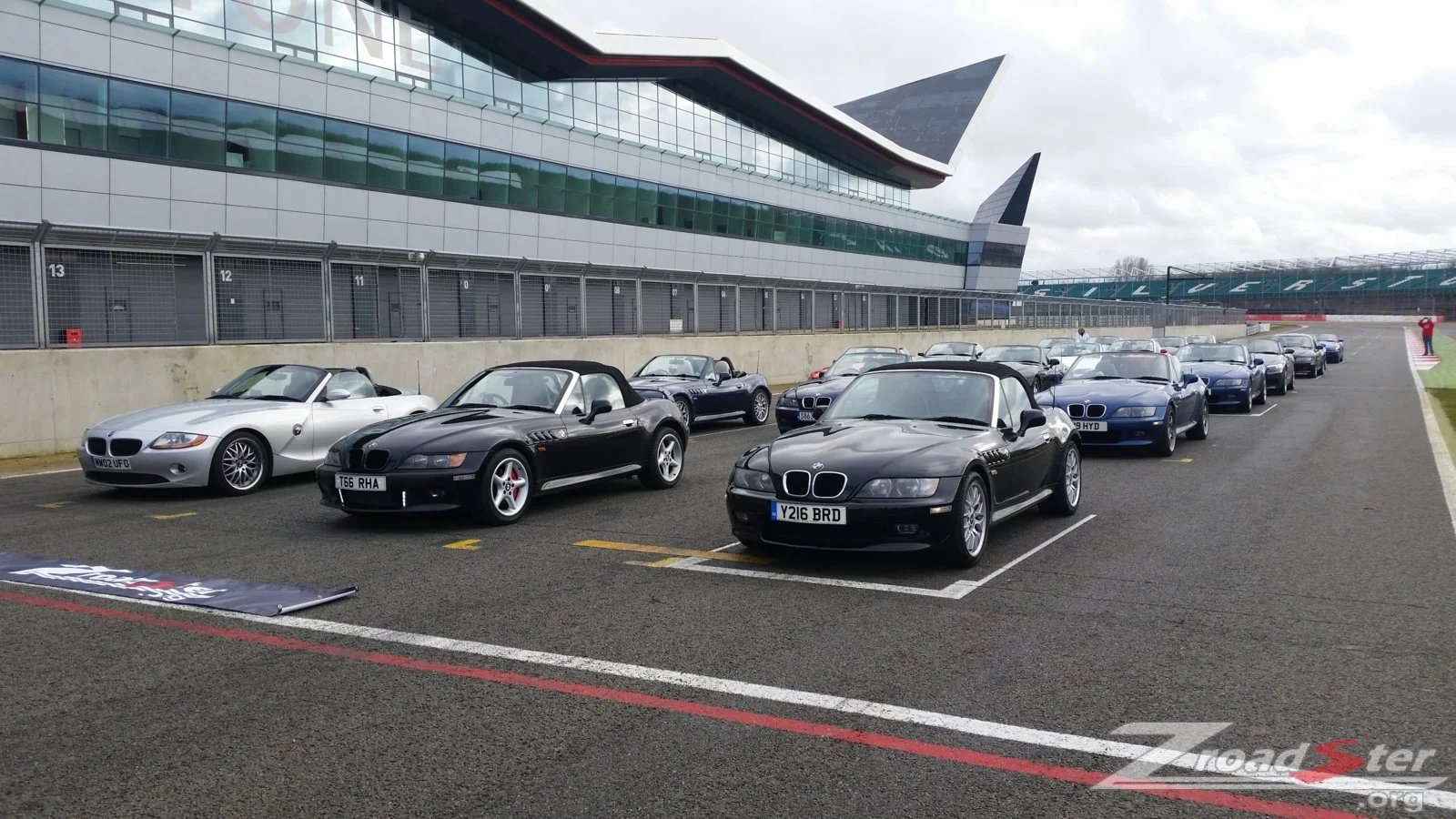 ZRoadster.org at Silverstone F1 Circuit